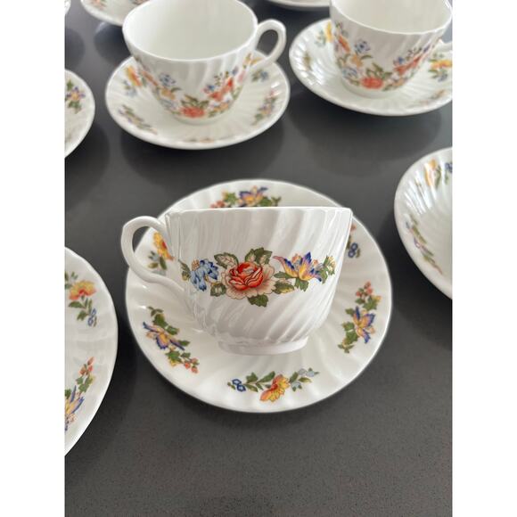 AYNSLEY COTTAGE GARDEN FINE BONE TEA CUP/SAUCER SET OF 8-TOTAL 20 PIECES - Picture 3 of 16